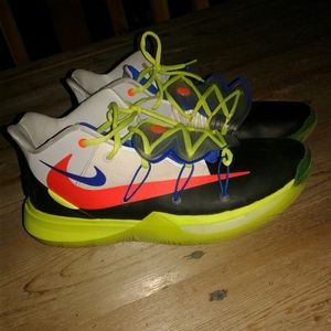 Kyrie 5 Rokit